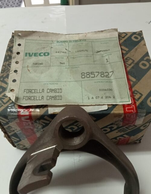 8857827-Forcella-cambio-IVECO
