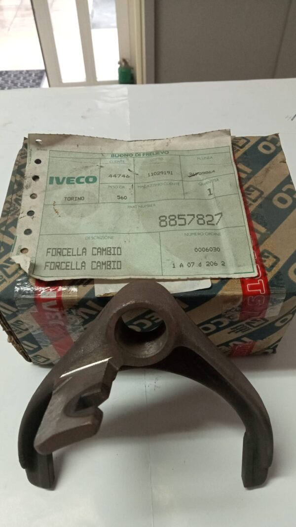 8857827-Forcella-cambio-IVECO
